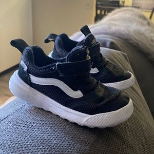 Black toddler boy 6.5 Vans.